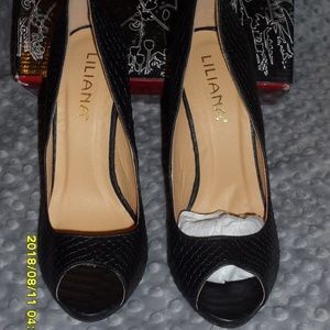 Liliana Black open toe with Silver Heels